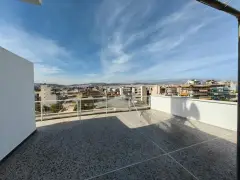 608472561