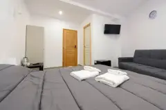 536696001