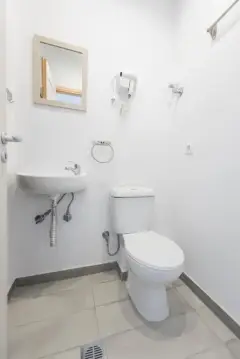 536657085